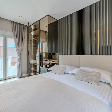 Apartamento By The Sea Sukosan, Zadar - 24518