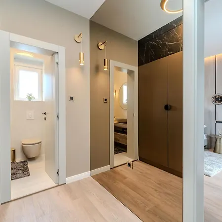 Apartamento By The Sea Sukosan, Zadar - 24518